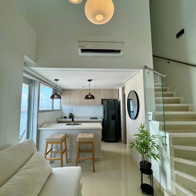Luxury in Bocagrande -Beautiful Views-Rooftop Pool - One-Bedroom Apartment - 1