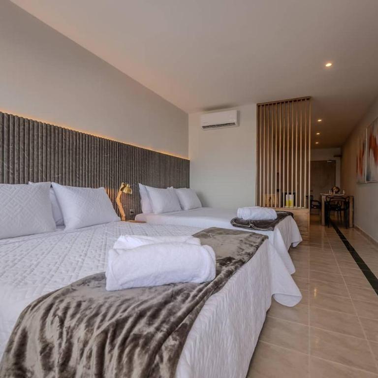 Spectacular City Views -Prime Location-Clock Tower - Studio Apartment - 7