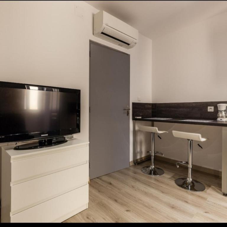 joli studio centre ville - Appartamento con 1 Camera da Letto - 2