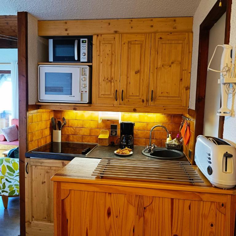 Le Tavaillon - Two-Bedroom Apartment - 4