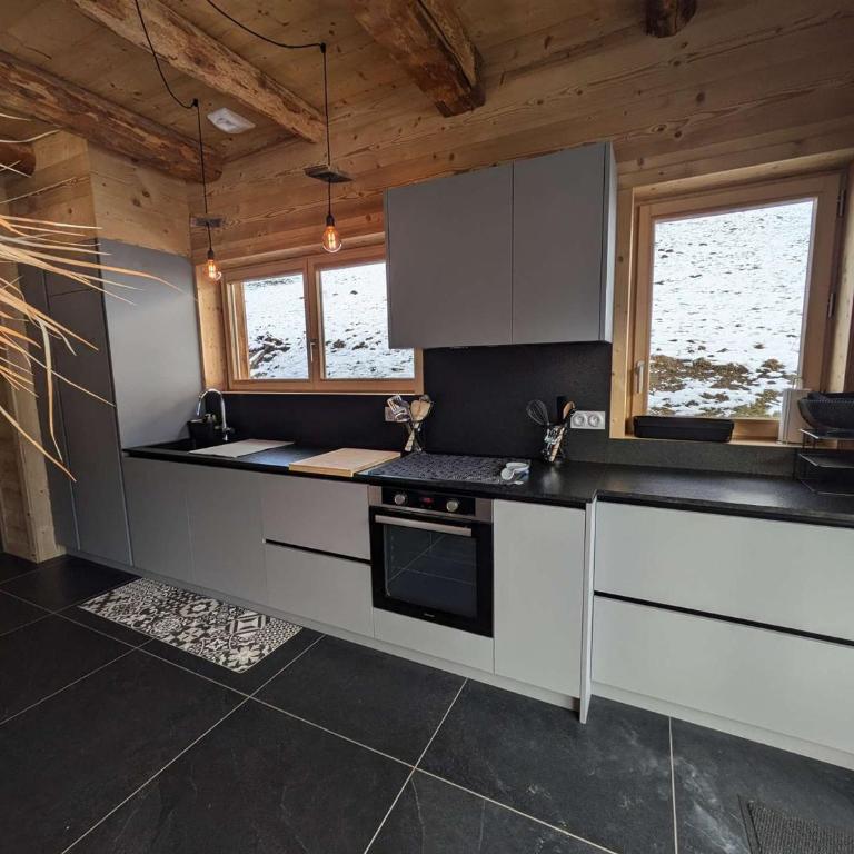 Lodge alpin chaleureux, 4 chambres, 10 pers, parking, terrasse, Arêches-Beaufort - Appartement 4 Chambres - 8