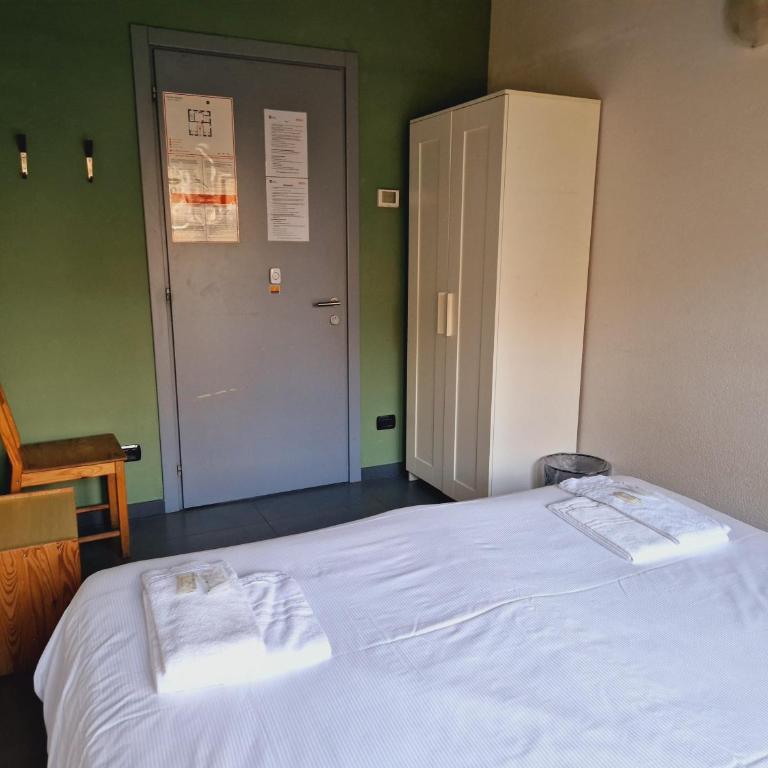 B&B e Ostello, Parco di Monza, CASCINA COSTA ALTA - Camera Matrimoniale/Doppia con Letti Singoli - 3