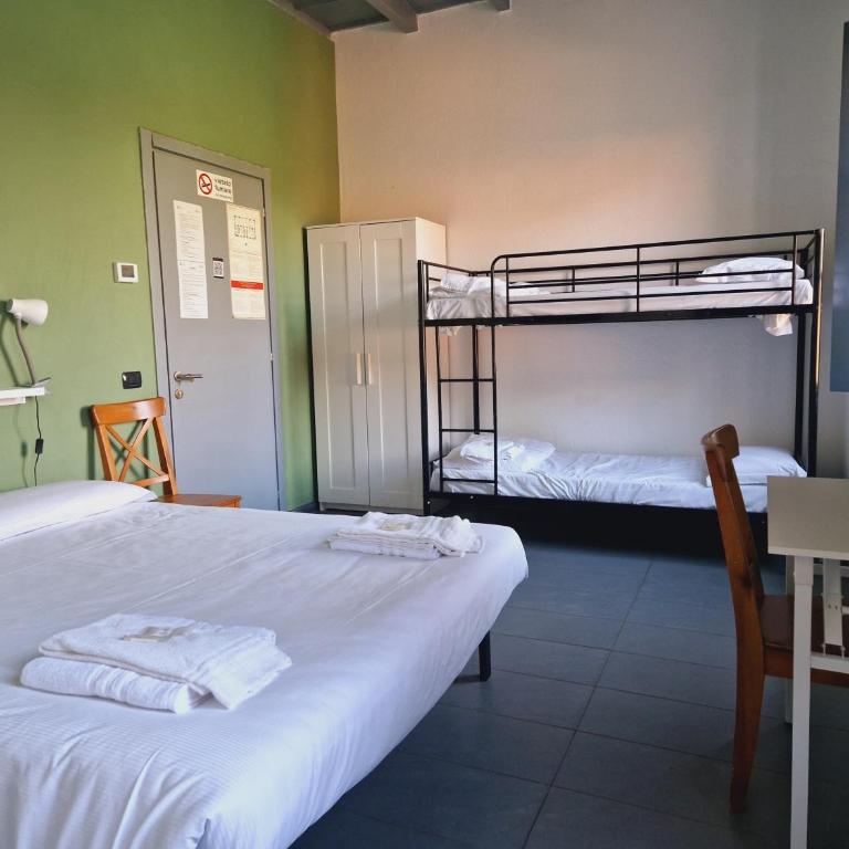 B&B e Ostello, Parco di Monza, CASCINA COSTA ALTA - Camera Familiare (2 Adulti + 2 Bambini) - 2