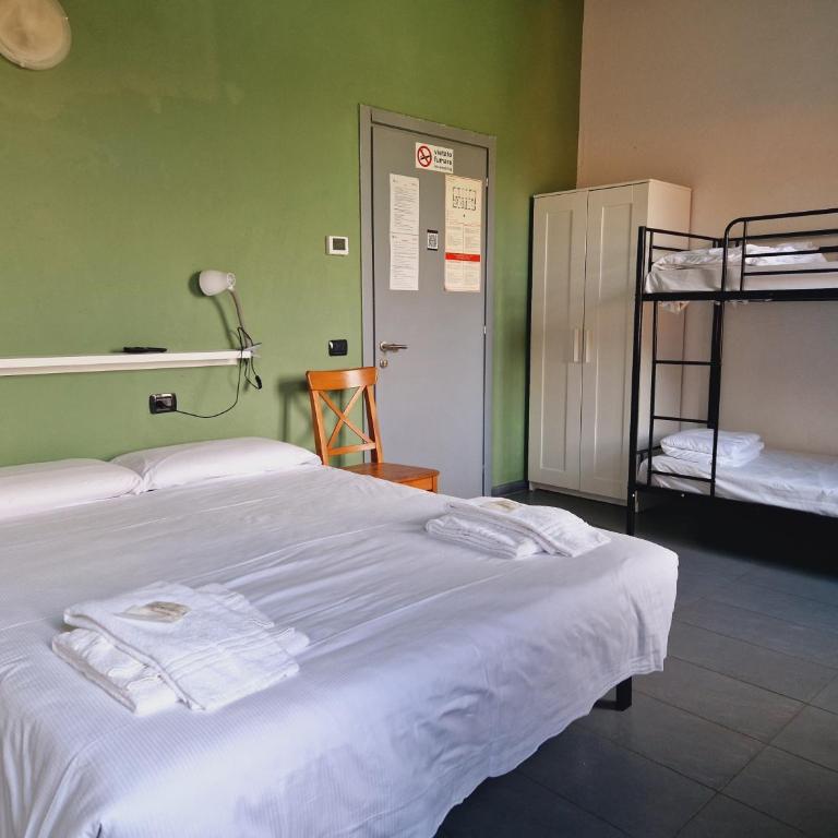 B&B e Ostello, Parco di Monza, CASCINA COSTA ALTA - Camera Familiare (2 Adulti + 2 Bambini) - 15