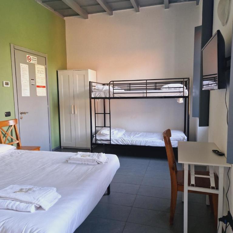 B&B e Ostello, Parco di Monza, CASCINA COSTA ALTA - Camera Familiare (2 Adulti + 2 Bambini) - 24