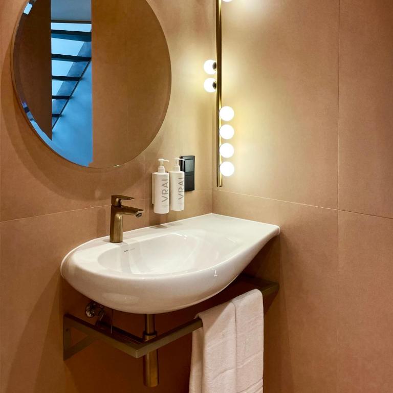 EZE BEACH Residence - Chambre Familiale Deluxe - 10