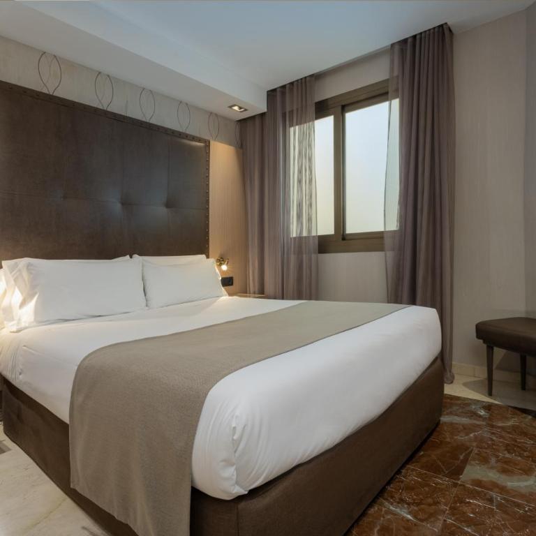 Gran Hotel Barcino 4 Estrellas SUPERIOR - Double or Twin Room - 24