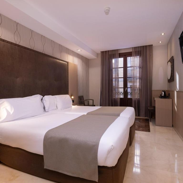 Gran Hotel Barcino 4 Estrellas SUPERIOR - Double or Twin Room - 19