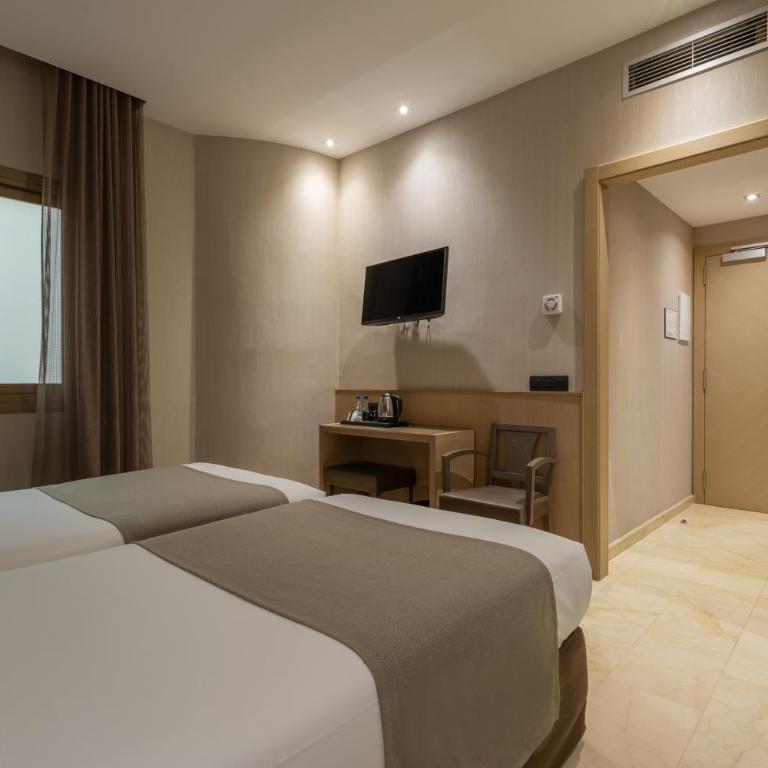 Gran Hotel Barcino 4 Estrellas SUPERIOR - Double or Twin Room with Extra Bed - 2