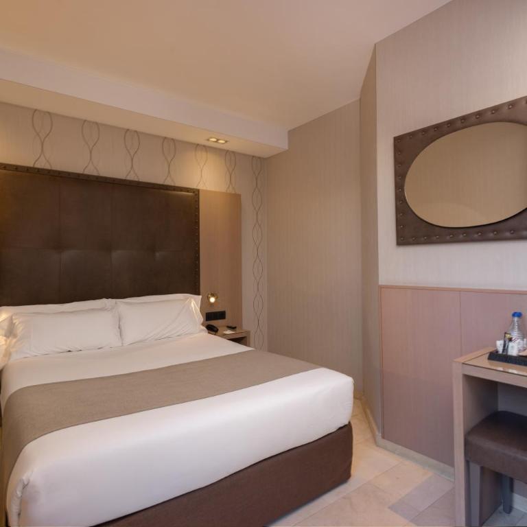 Gran Hotel Barcino 4 Estrellas SUPERIOR - Double or Twin Room with Terrace - 3