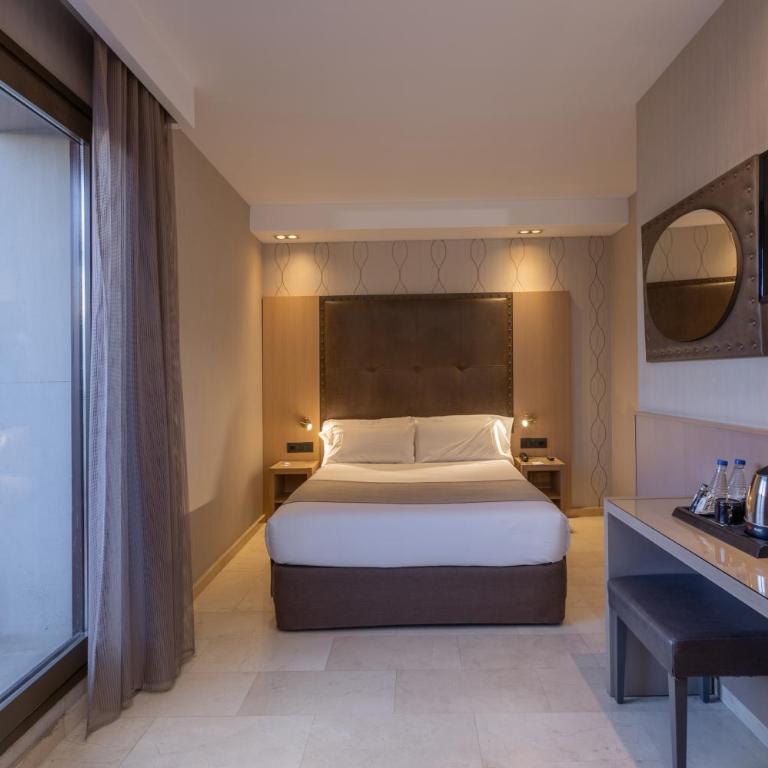 Gran Hotel Barcino 4 Estrellas SUPERIOR - Double or Twin Room with Terrace - 4