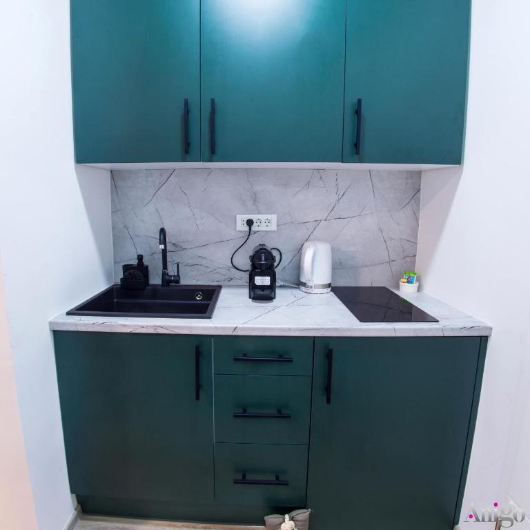 Maxim Apartments - Studio with Balcony - 6