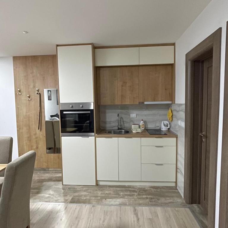 Geregs alibi - Apartman sa 1 Spavaćom Sobom, Balkonom i Pogledom na Planinu - 4