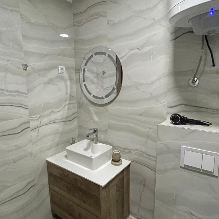 Geregs alibi - Apartman sa 1 Spavaćom Sobom, Balkonom i Pogledom na Planinu - 5