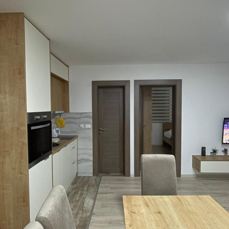 Geregs alibi - Apartman sa 1 Spavaćom Sobom, Balkonom i Pogledom na Planinu - 8