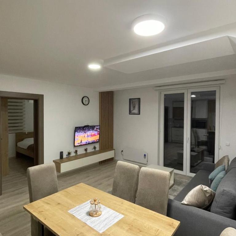 Geregs alibi - Apartman sa 1 Spavaćom Sobom, Balkonom i Pogledom na Planinu - 9