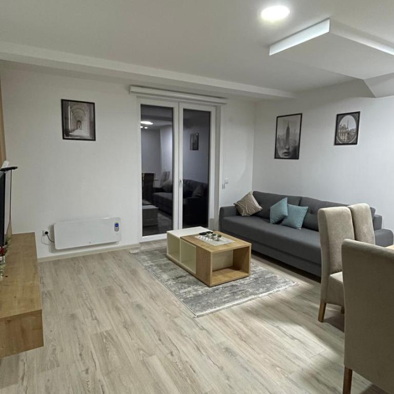Geregs alibi - Apartman sa 1 Spavaćom Sobom, Balkonom i Pogledom na Planinu - 11