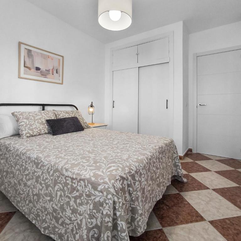 Apartamento Adelfas - Calle Asturias - Three-Bedroom Apartment - 9