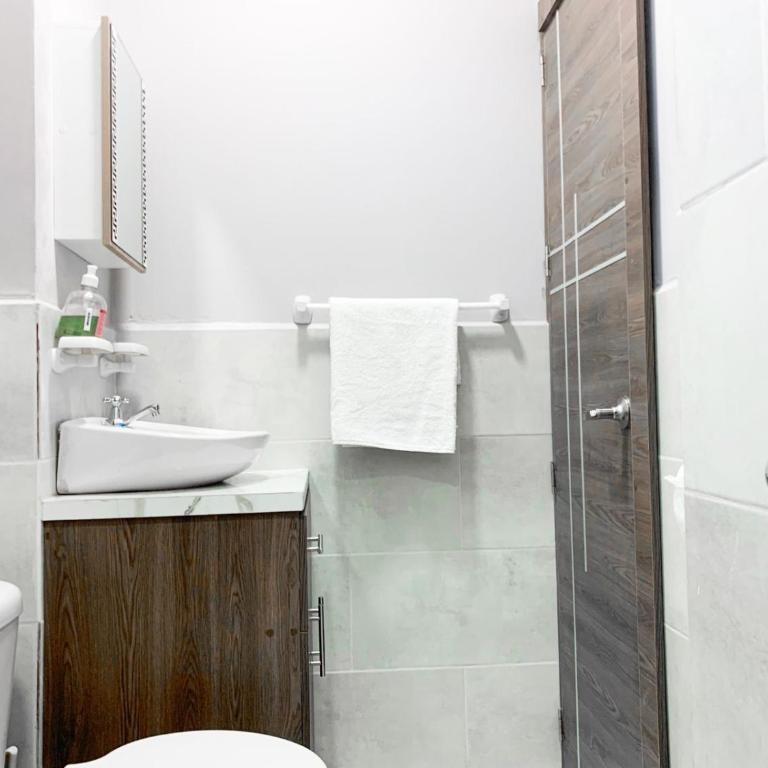 Departamento con balcón privado - Apartamento de 3 dormitorios - 10