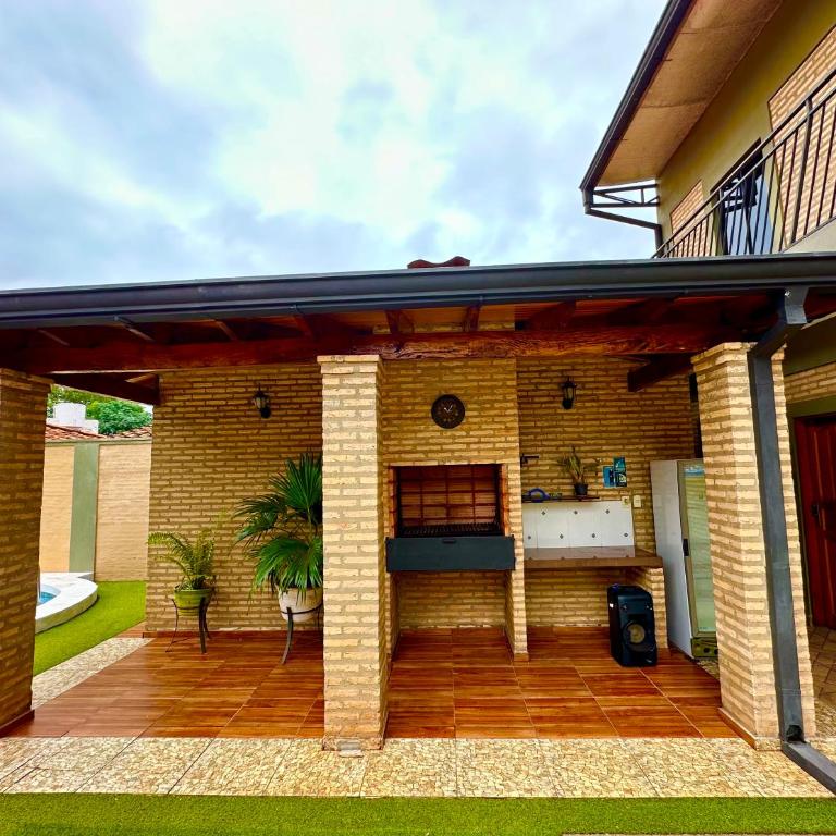 Apartamento con piscina, terraza y parking en las cercanías de Asunción - Three-Bedroom Apartment Suite - 3