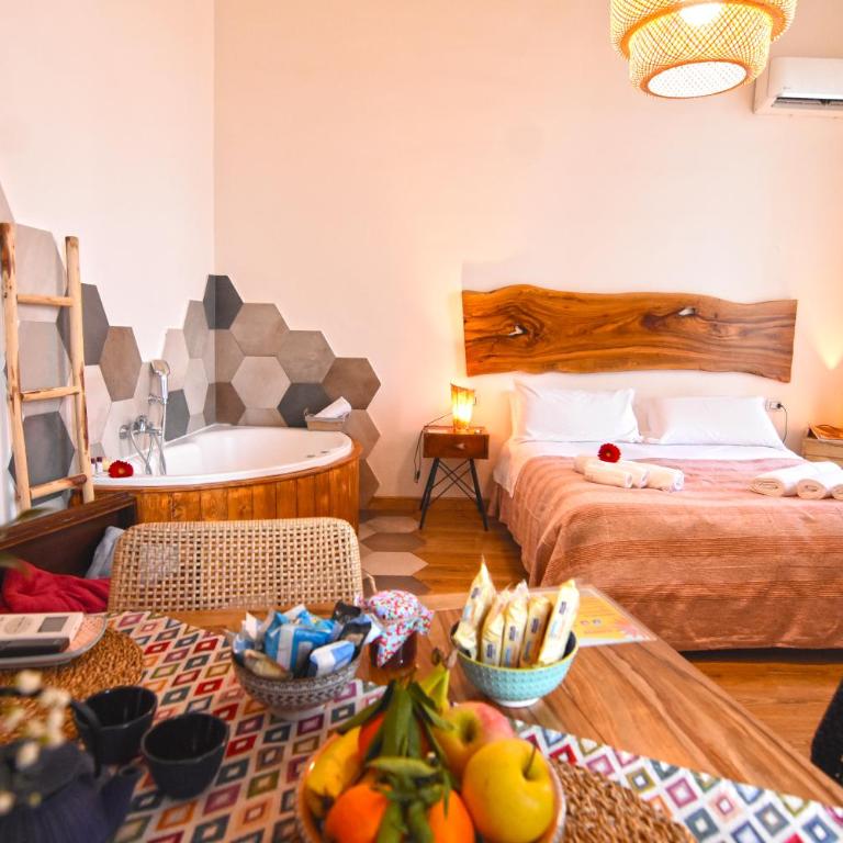 Sunrise Luxury - Suite with Sea View and Spa Bath - 1