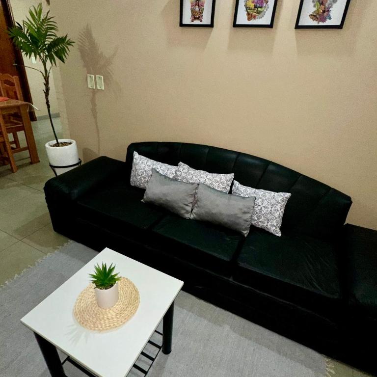 Apartamento con piscina, terraza y parking en las cercanías de Asunción - Three-Bedroom Apartment Suite - 11