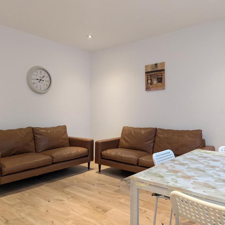 Le Vauban - appartement 2 chambres, salon, cuisine équipée, parking et wifi gratuit - Appartement 2 Chambres - 6