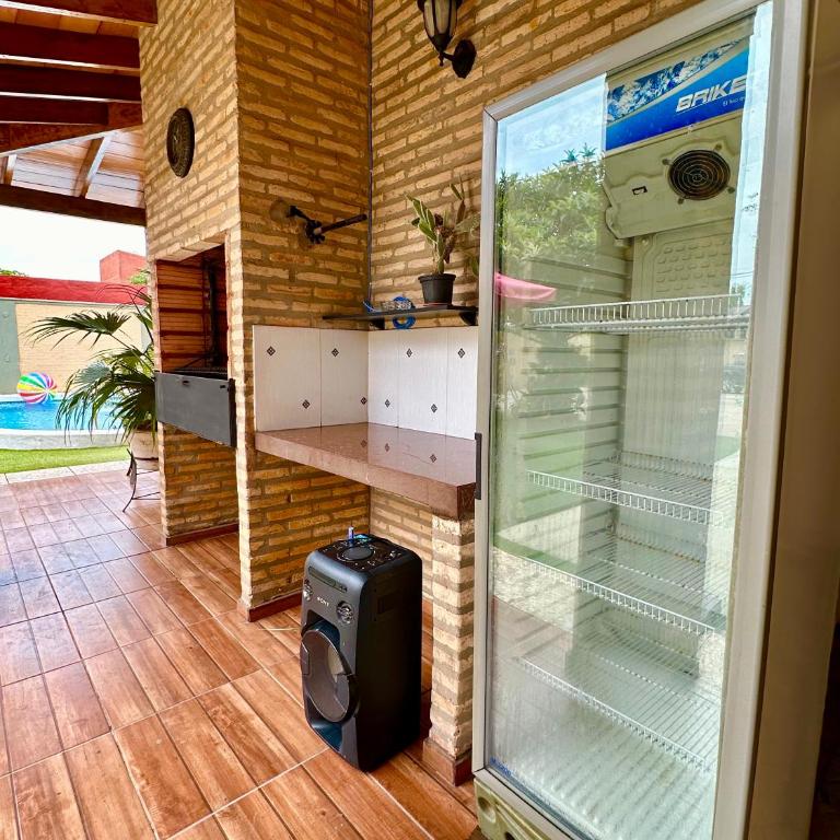 Apartamento con piscina, terraza y parking en las cercanías de Asunción - Three-Bedroom Apartment Suite - 12
