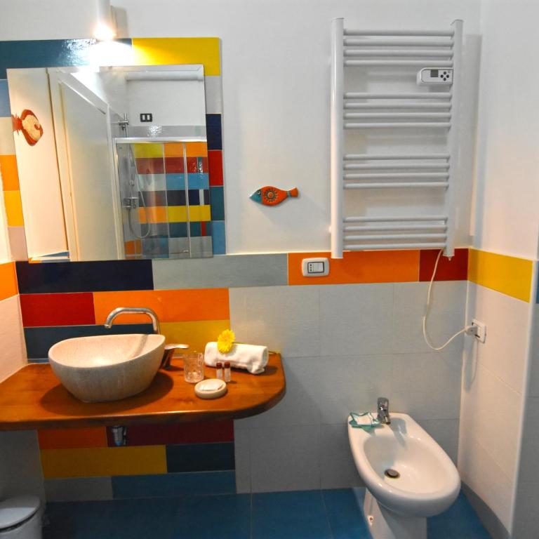 Sunrise Luxury - Suite with Sea View and Spa Bath - 35