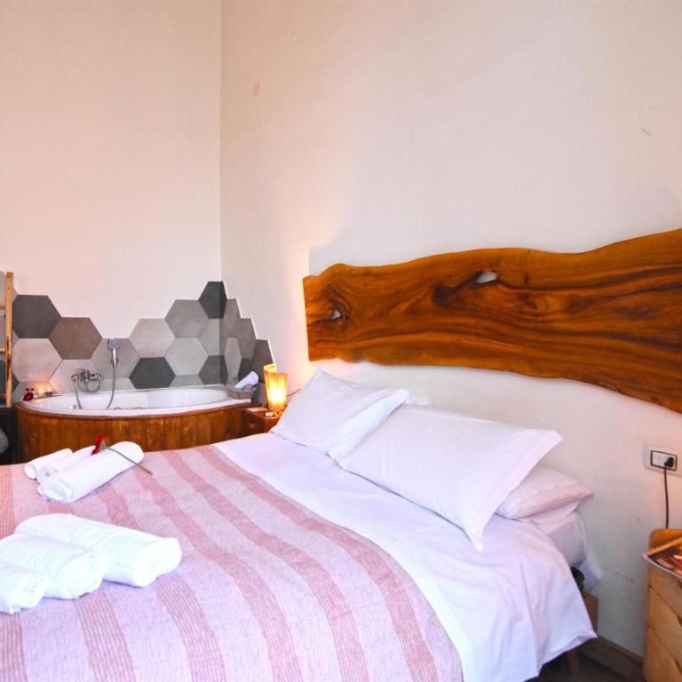 Sunrise Luxury - Suite with Sea View and Spa Bath - 33