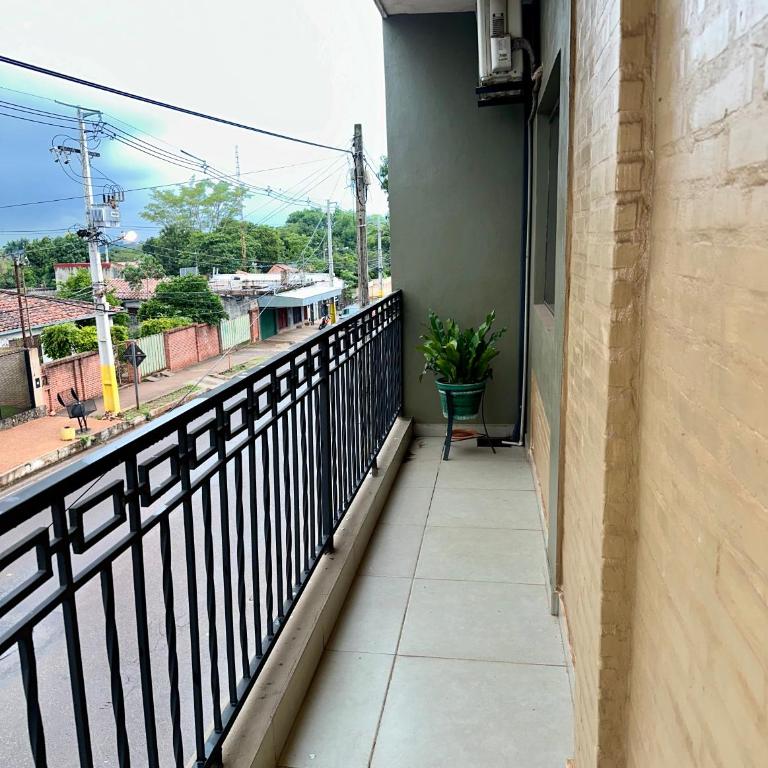 Apartamento con piscina, terraza y parking en las cercanías de Asunción - Three-Bedroom Apartment Suite - 24
