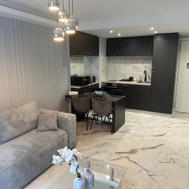 Apartment best position croisette martinez ! 150m from the beach completely renovated ! - Apartamento de 1 dormitorio - 22