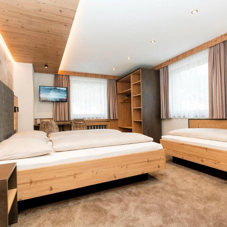 Hotel Garni Pfeifer - Dreibettzimmer - 1