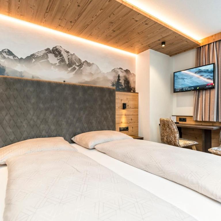 Hotel Garni Pfeifer - Dreibettzimmer - 2