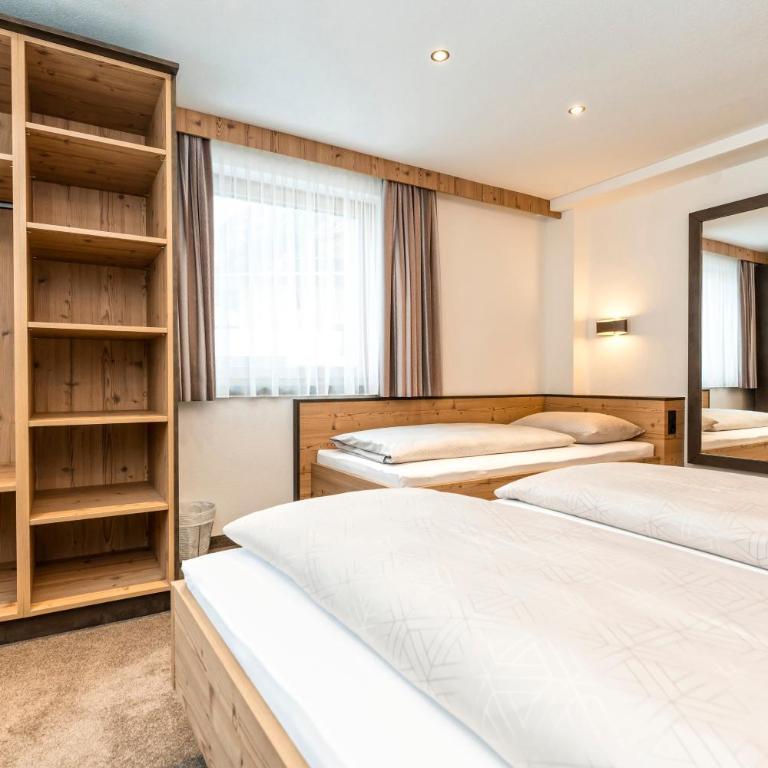 Hotel Garni Pfeifer - Dreibettzimmer - 3