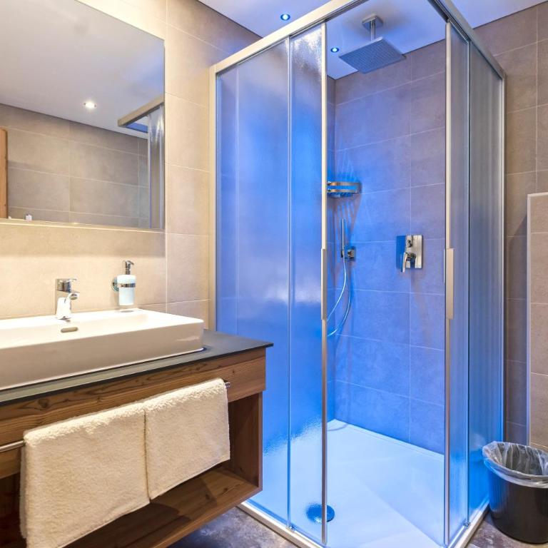 Hotel Garni Pfeifer - Dreibettzimmer - 5