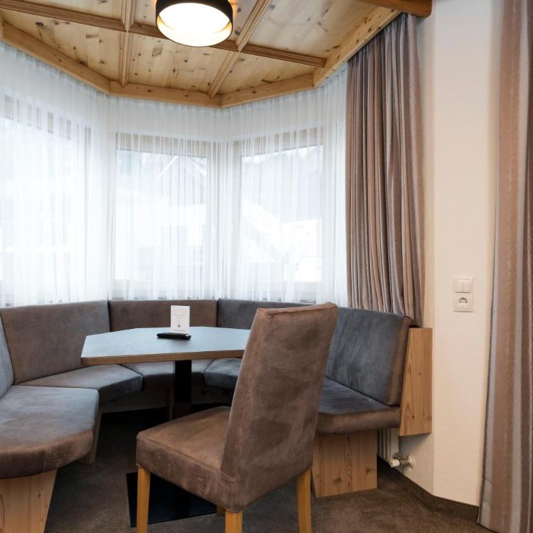 Hotel Garni Pfeifer - Superior Dreibettzimmer - 7