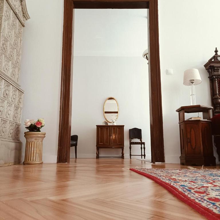 Unique & Spacious 3BR Historic Flat in City Centre - Three-Bedroom Apartment - 12