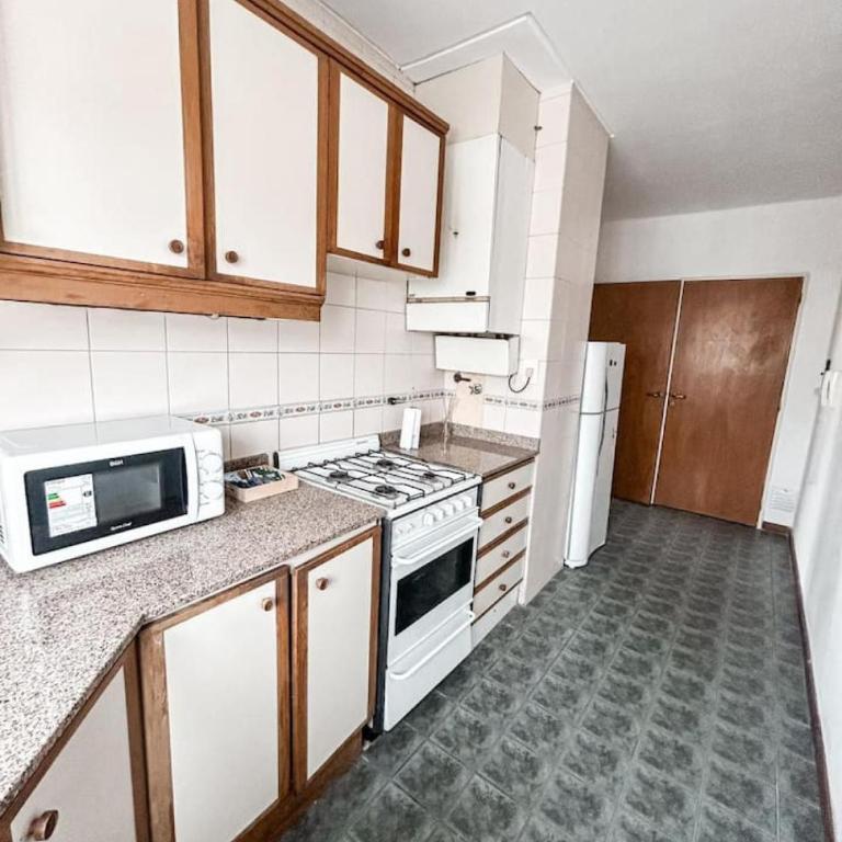 Dpto en pleno centro de Salta con cochera - Bonavista Rentals - Apartamento - 3