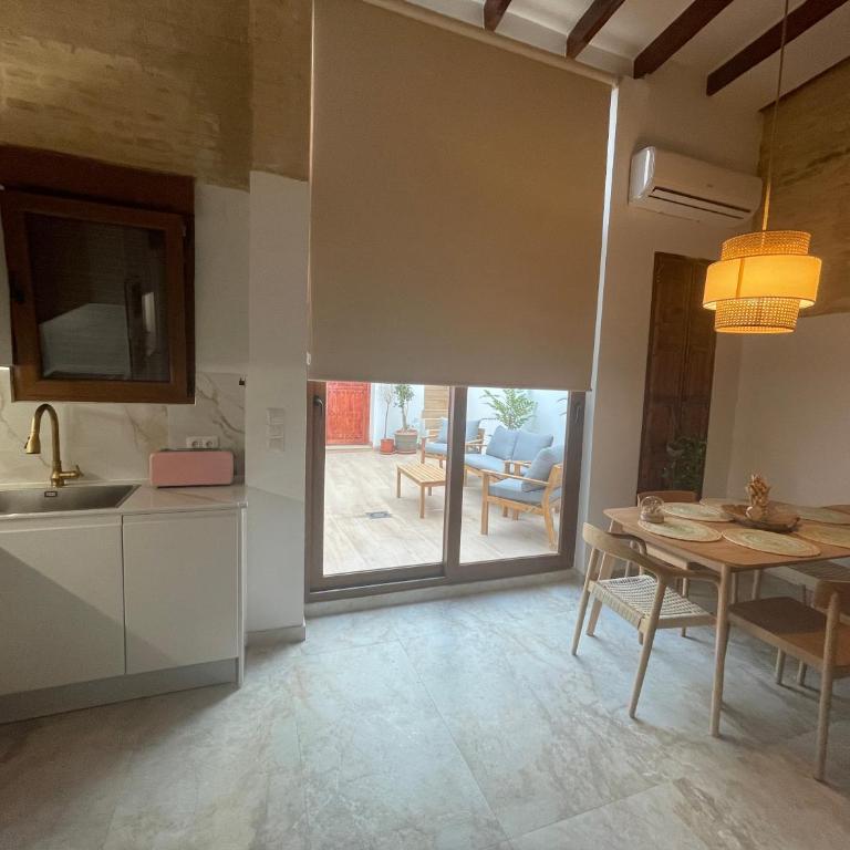 Dream Big with jacuzzi and terrace in Ruzafa - Two-Bedroom Apartment - 10