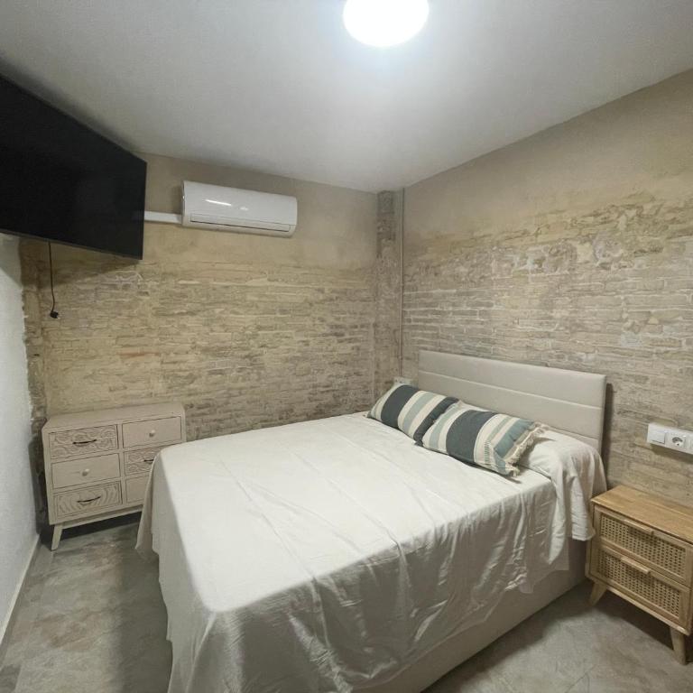 Dream Big with jacuzzi and terrace in Ruzafa - Two-Bedroom Apartment - 43