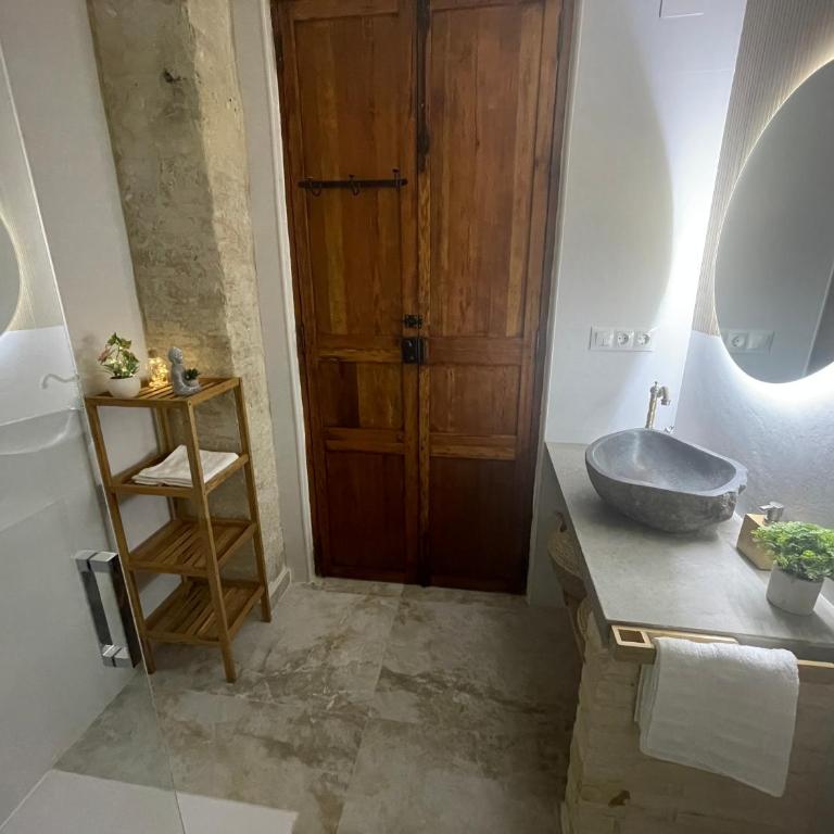 Dream Big with jacuzzi and terrace in Ruzafa - Two-Bedroom Apartment - 35