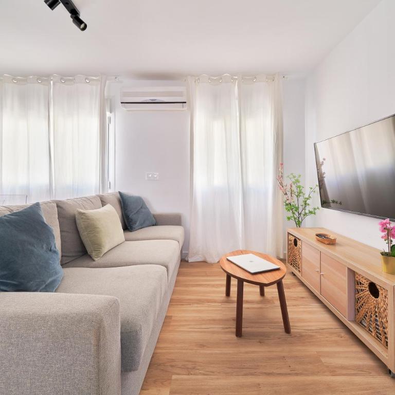 SyL El Palo Sun Beach Parking - Two-Bedroom Apartment - 13