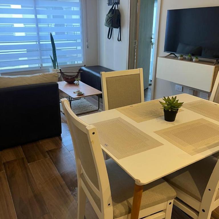 Departamento de 1 dormitorio a metros del Monumento Nacional a la Bandera con cochera opcional - One-Bedroom Apartment - 14