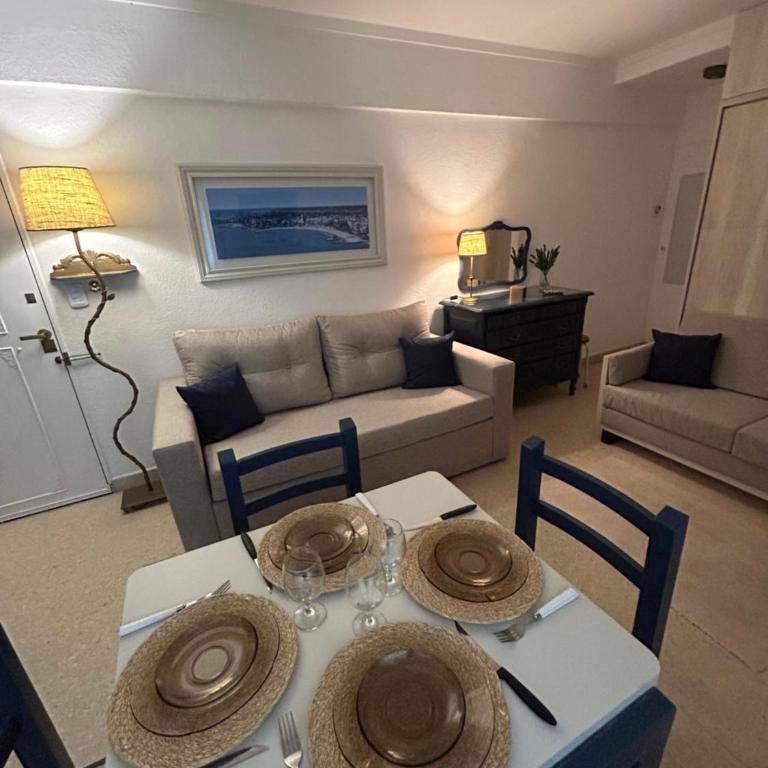 La Feliz - One-Bedroom Apartment - 1