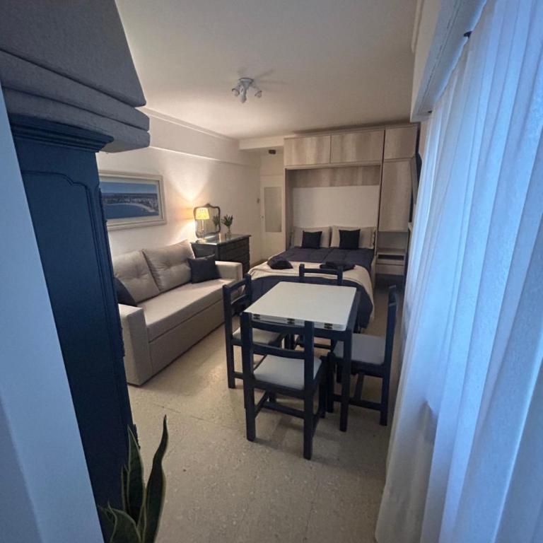 La Feliz - One-Bedroom Apartment - 16