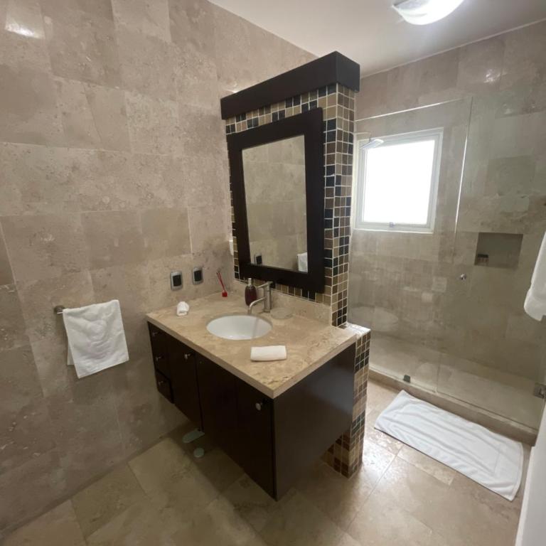Spacious apartment 1 block from the beach - Apartamento de 2 dormitorios - 8