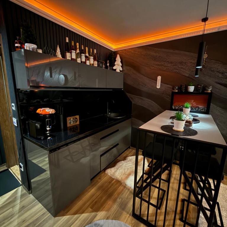 Black Elegant & Spa Kop - One-Bedroom Apartment - 24
