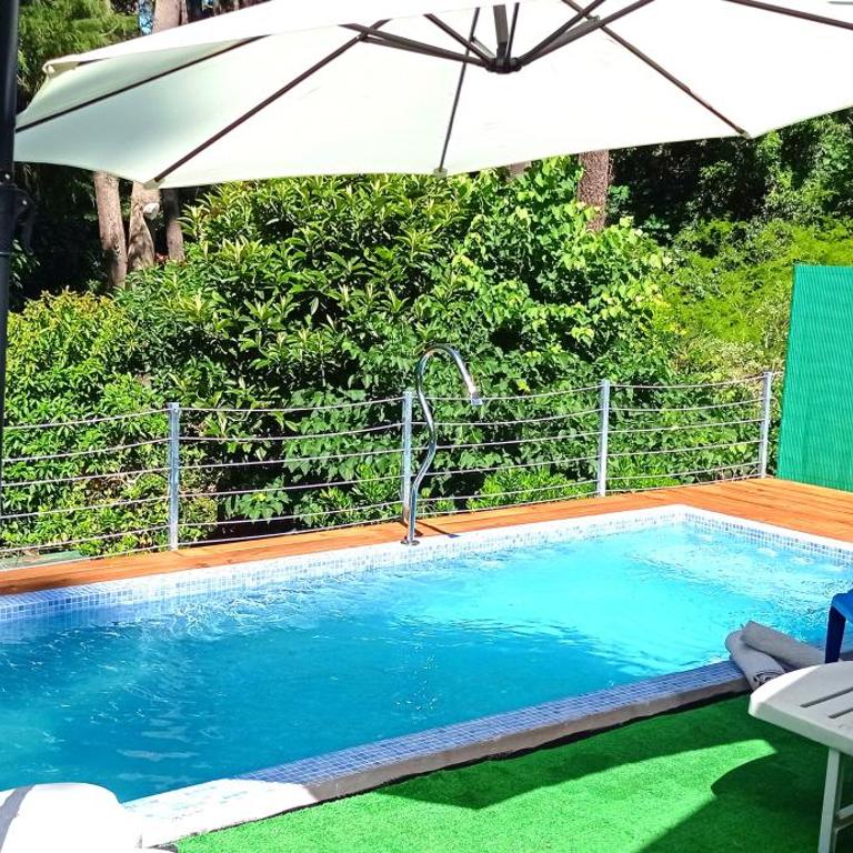 Piscina-Jacuzzi Parrilla Playa Casa 3 Dormitorios - Three-Bedroom House - 9