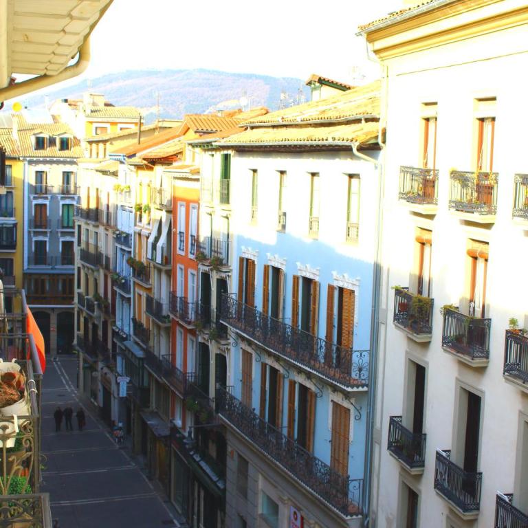 Aloha Apartamentos - Apartamento Dúplex con vista lateral a Plaza del Castillo - 6